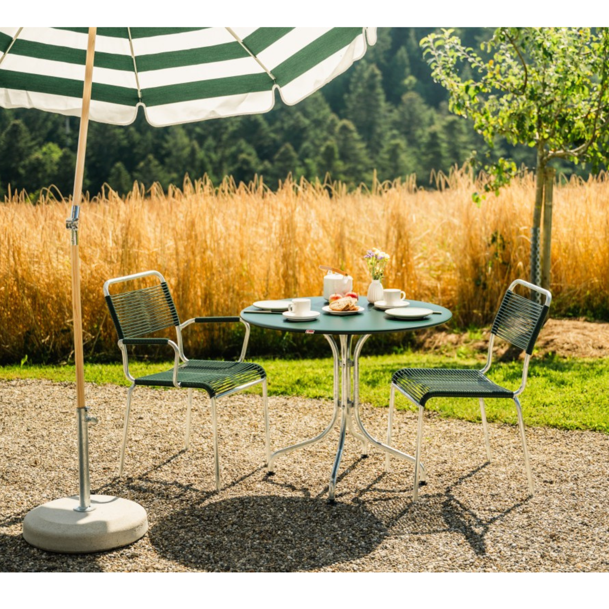 Schaffner Rigi Stuhl Spaghetti ML Tannengrün - Gartenmöbel Set mit Tisch und Sonnenschirm