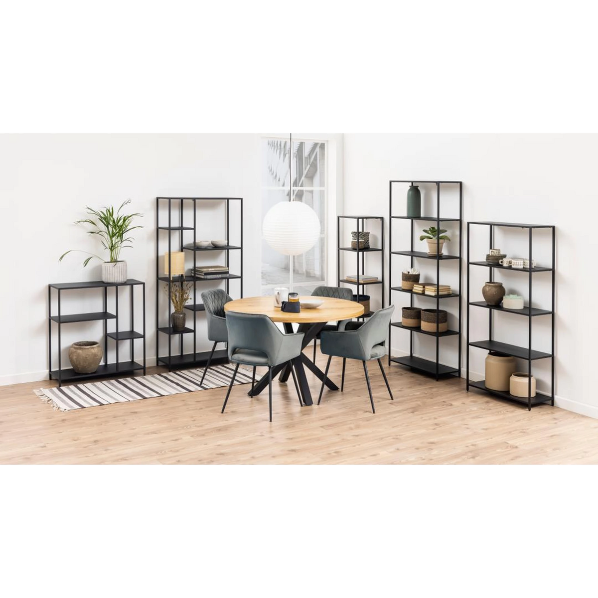 Newcastle Regal 69.5x30x185 cm