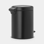 Brabantia NewIcon Treteimer 5L in mattem Schwarz – moderner Badezimmer-Abfalleimer aus Metall