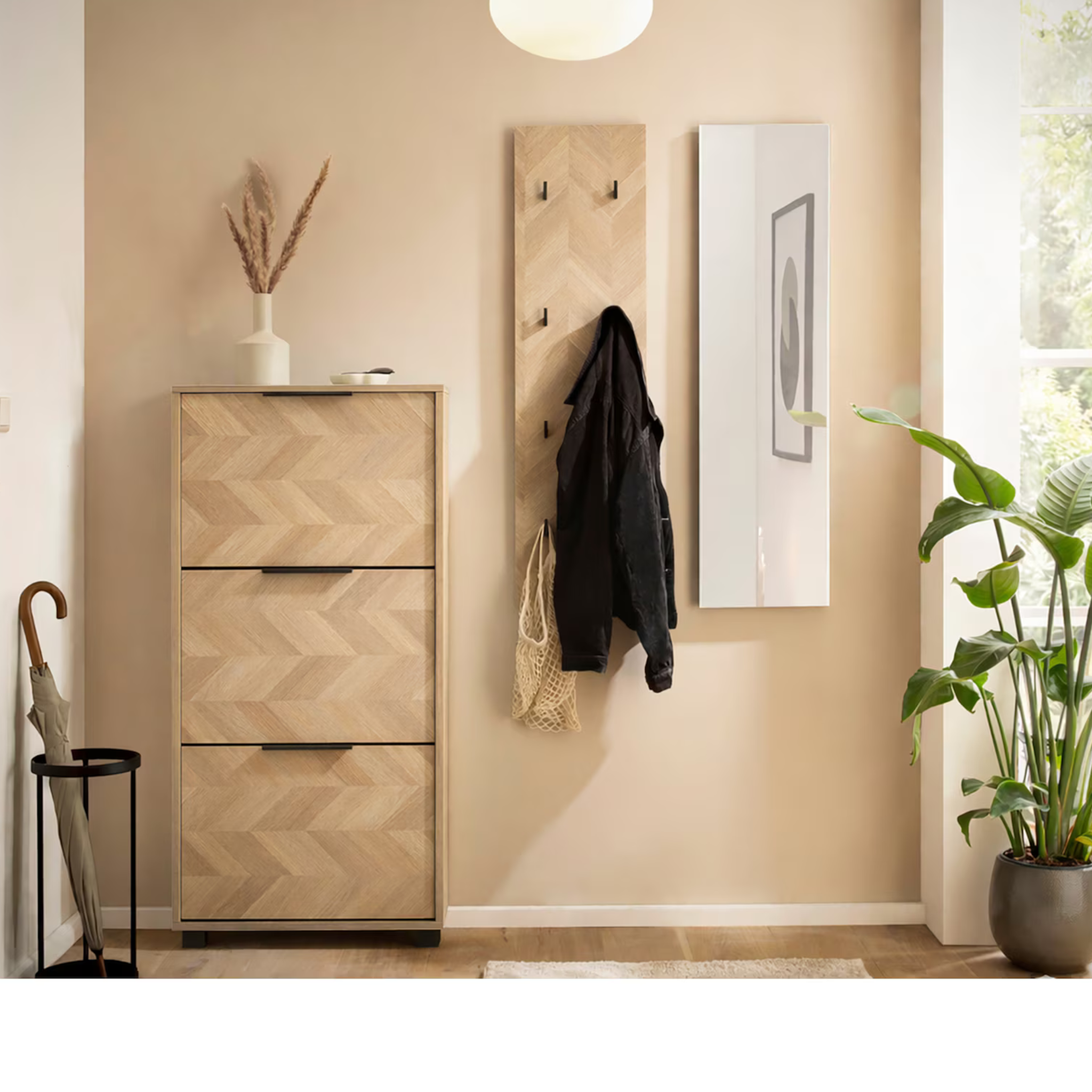 Schildmeyer Piazza Schuhschrank Natur mit 3 Klappen - moderner Flur mit Garderobe und Pflanzen
