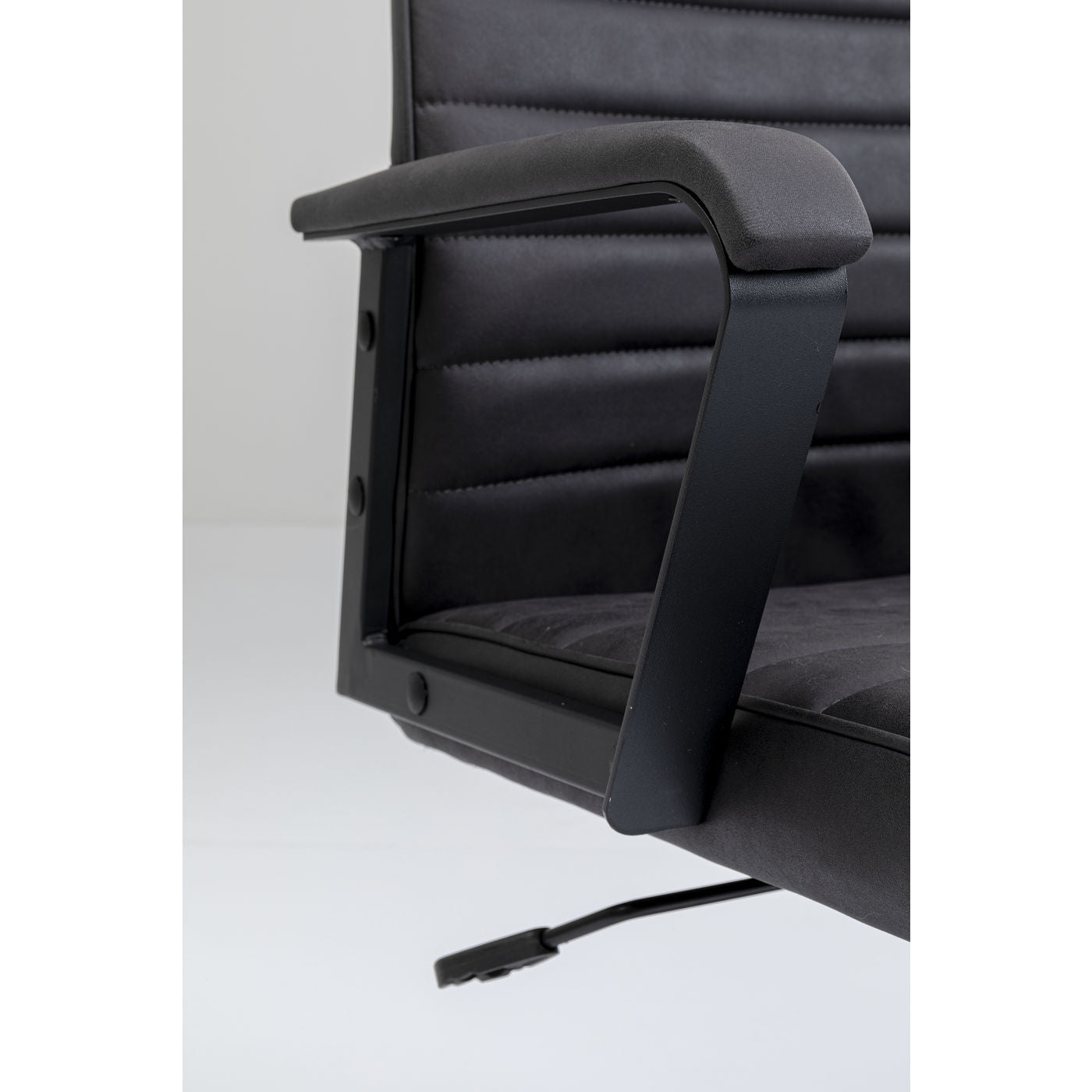Chaise de bureau noire vintage Kare