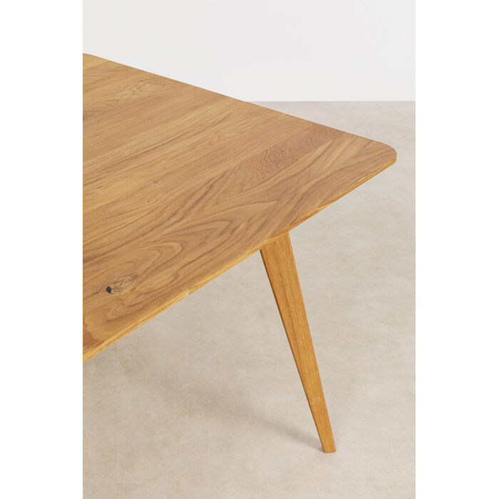 Table en bois massif de Kare