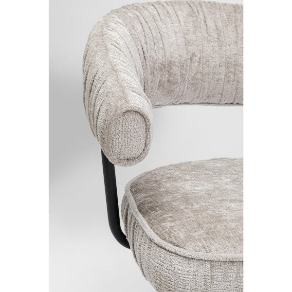 Fauteuil pivotant en tissu argenté de la marque Kare