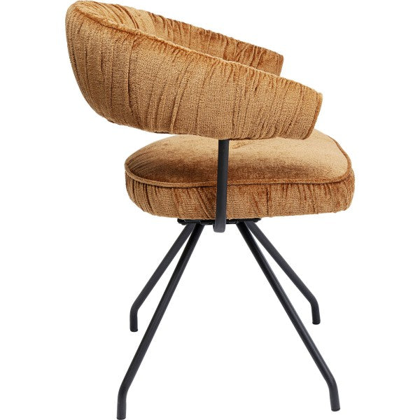 Fauteuil pivotant orange-doré de Kare