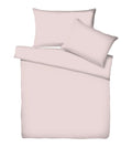 Rosafarbenes Bettwäsche-Set mit Bettdeckenbezug und zwei Kissenbezügen in zartem Rosa, Draufsicht