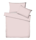 Rosé Bettwäsche-Set mit Bettdecke und zwei Kissenbezügen in zartem Altrosa, Draufsicht