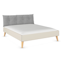 Rauch Skandinavisches Bett mit grauem Kopfteil und Holzbeinen, helles Polsterbett im skandinavischen Design.