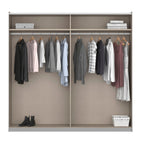 Rauch Kronach Kleiderschrank Weiss Innenansicht mit Kleiderstange, Regal und reichlich Stauraum