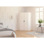Rauch Allrounder Eckschrank Weiss im modernen Schlafzimmer mit Holzboden und heller Wandgestaltung