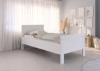 Rauch Evea Einzelbett 90x200 cm in Weiß mit Kopfteil und Fußteil in modernem Schlafzimmer