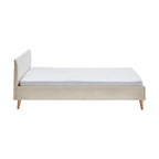 Bett Wicki 140x200 cm in Cord Beige mit Holzfüssen und gepolstertem Kopfteil, Seitenansicht