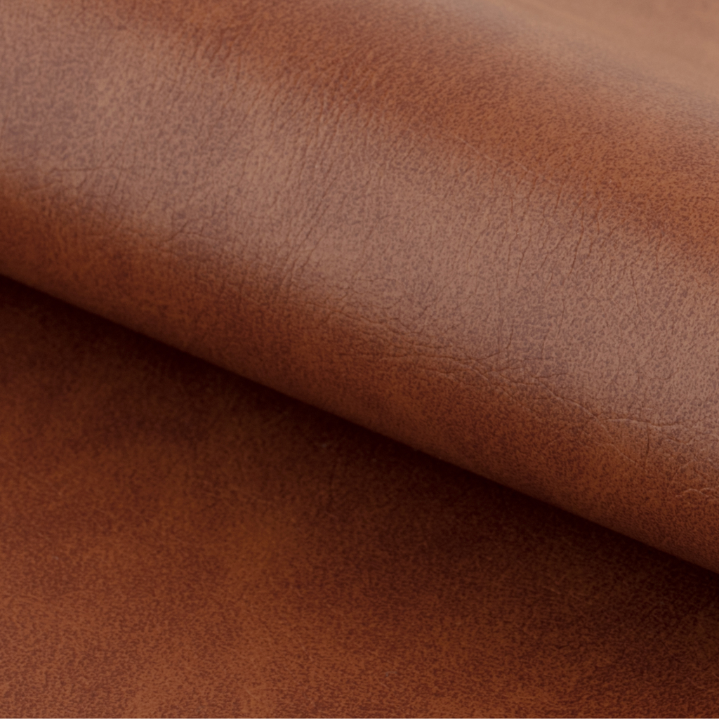 Chaise de salle à manger marron avec pieds en chêne, de style danois.