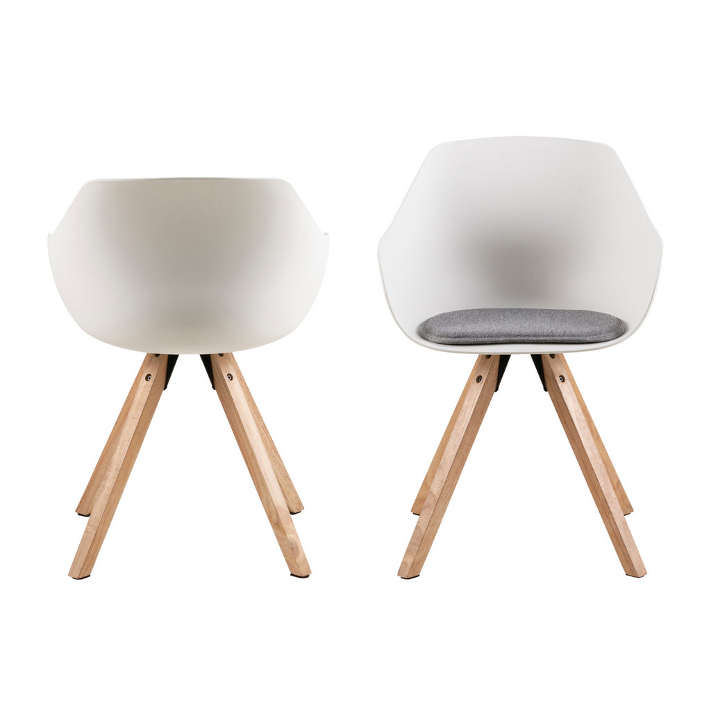 Chaise de salle à manger gris clair avec accoudoirs et pieds en bois, moderne