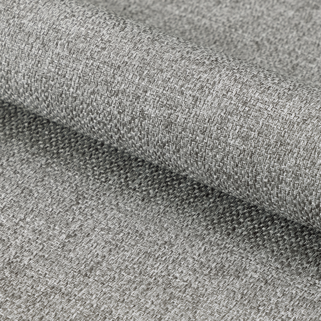 Chaise de salle à manger gris clair avec accoudoirs et pieds en bois, moderne