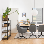 Actona Seaford Regal mit Metallgestell schwarz und Holzböden im modernen Esszimmer mit grauem Stühlen