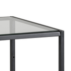 Actona Seaford Regal mit schwarzem Metallrahmen und Glasplatte – modernes Design in Detailansicht