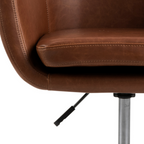Actona Nora Bürostuhl in cognacbraunem Leder-Look mit Chromfuss und verstellbarem Sitz – Detailansicht