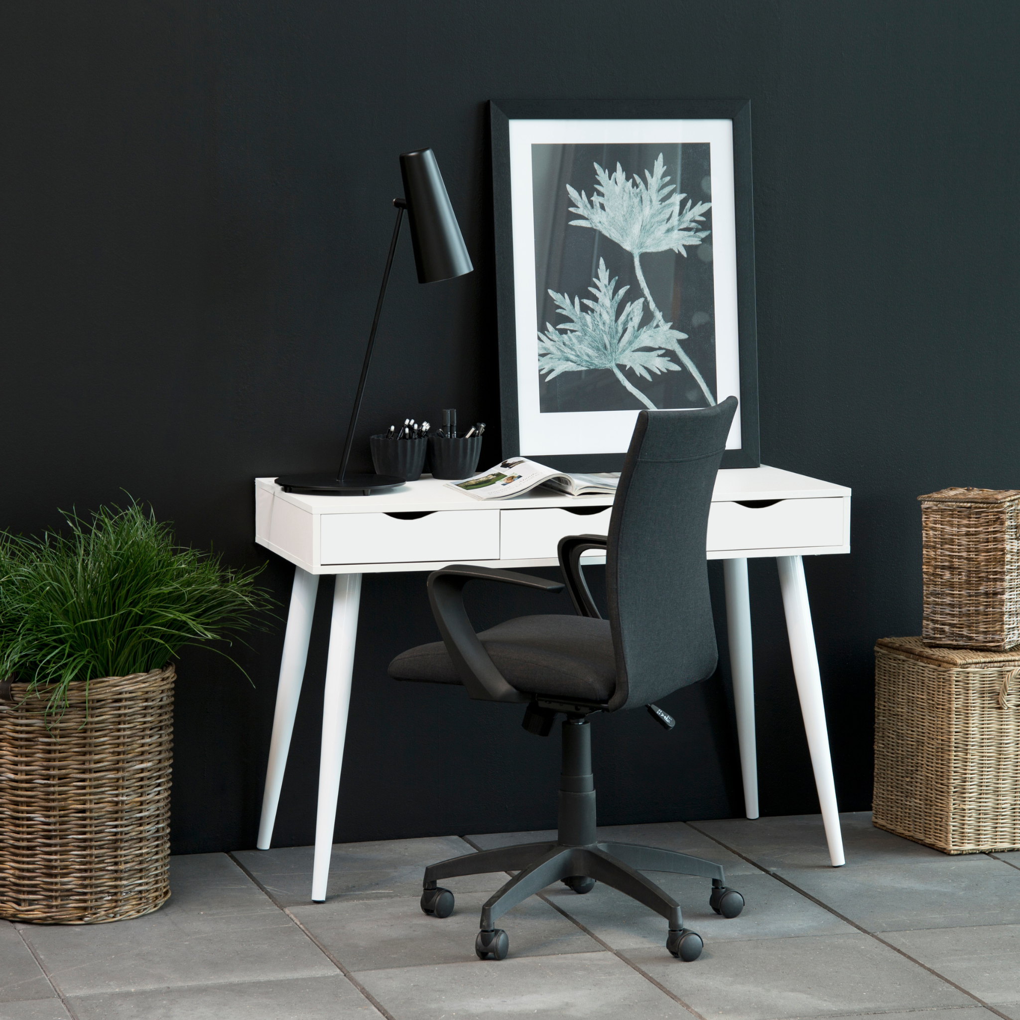 Bureau blanc moderne avec tiroirs pour bureau à domicile