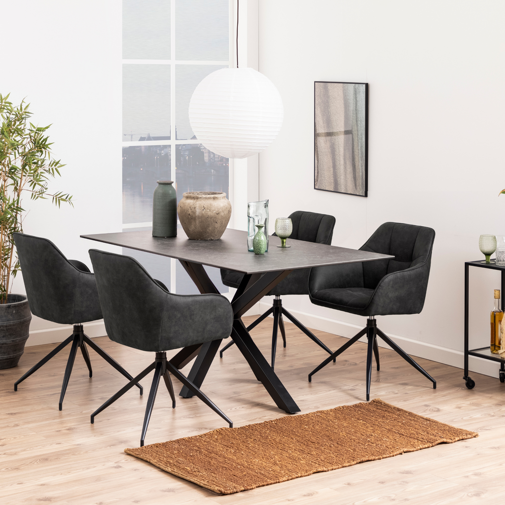 Table à manger en céramique noire