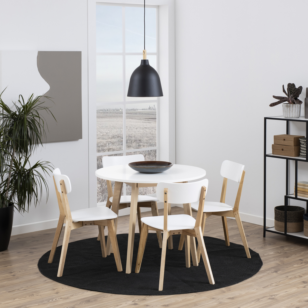 Table de salle à manger blanche avec pieds en bois