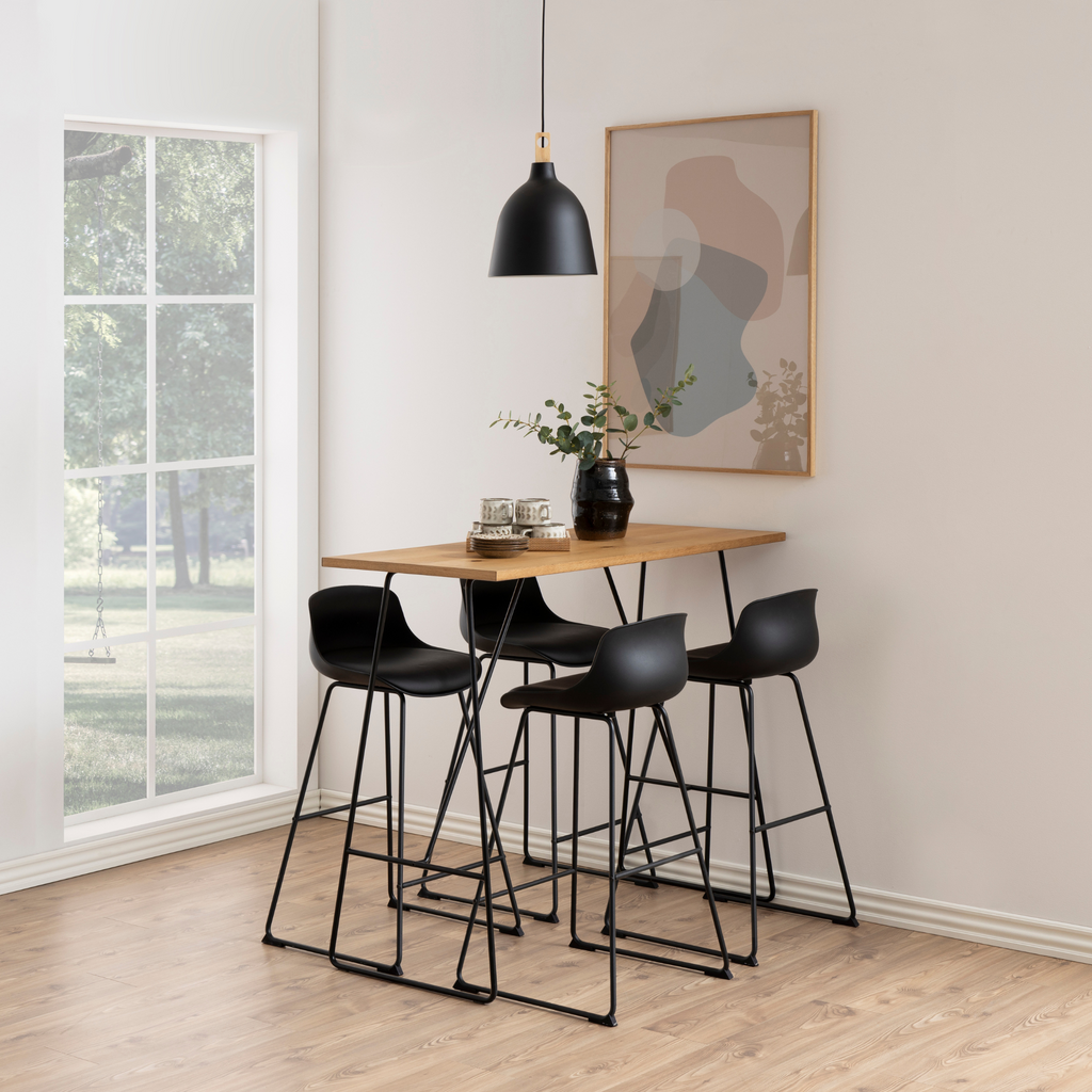 Tabouret de bar noir avec dossier et repose-pieds de style industriel