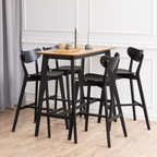 Actona Roxby Barstuhl Schwarz mit Holzsitz an modernem Bartisch – 4er-Set im skandinavischen Stil