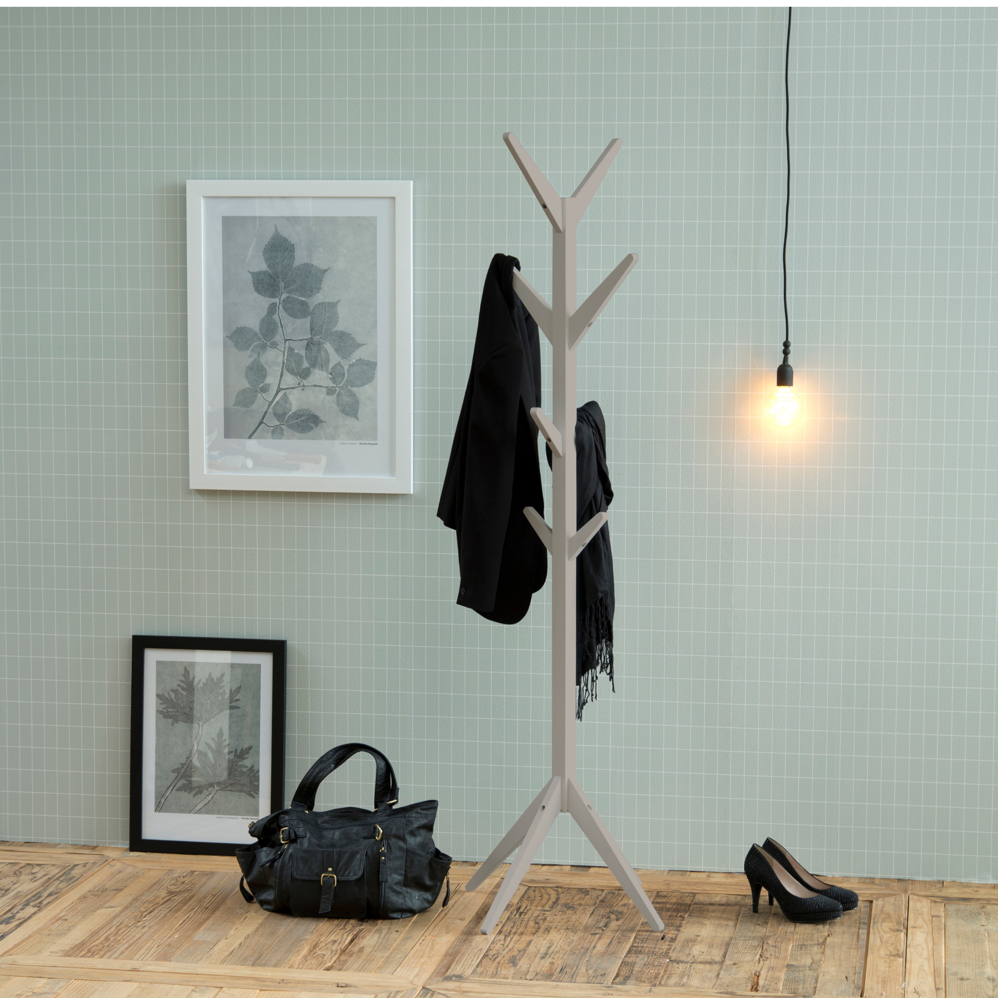 Porte-manteau gris avec surface laquée, moderne