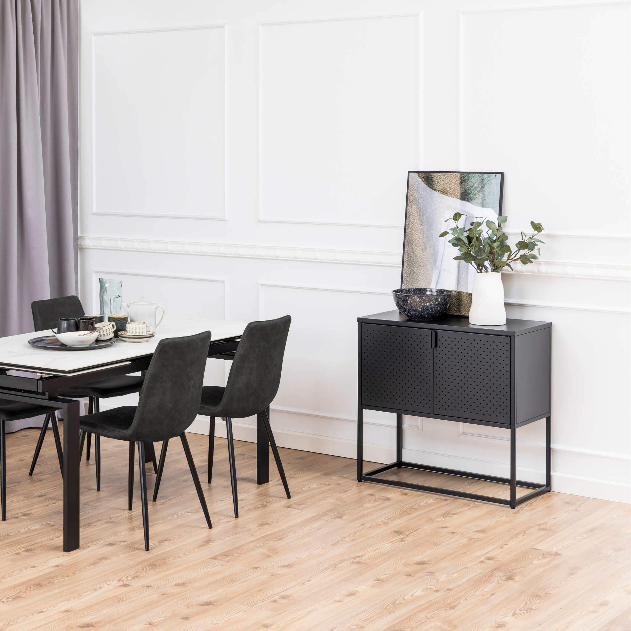 Buffet en métal noir