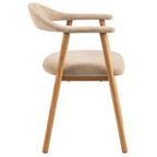 Actona Addi Armlehnstuhl Beige mit Holzbeinen aus Eiche – moderner Esszimmerstuhl mit gepolstertem Sitz