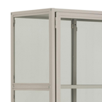 Actona Seaford Vitrine Grau – Detailansicht Glasfront mit Metallrahmen, 77x35x185 cm