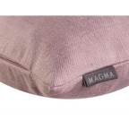 Magma Riva Kissenhülle in Rosa aus strukturiertem Webstoff mit sichtbarem Reissverschluss und Markenlogo