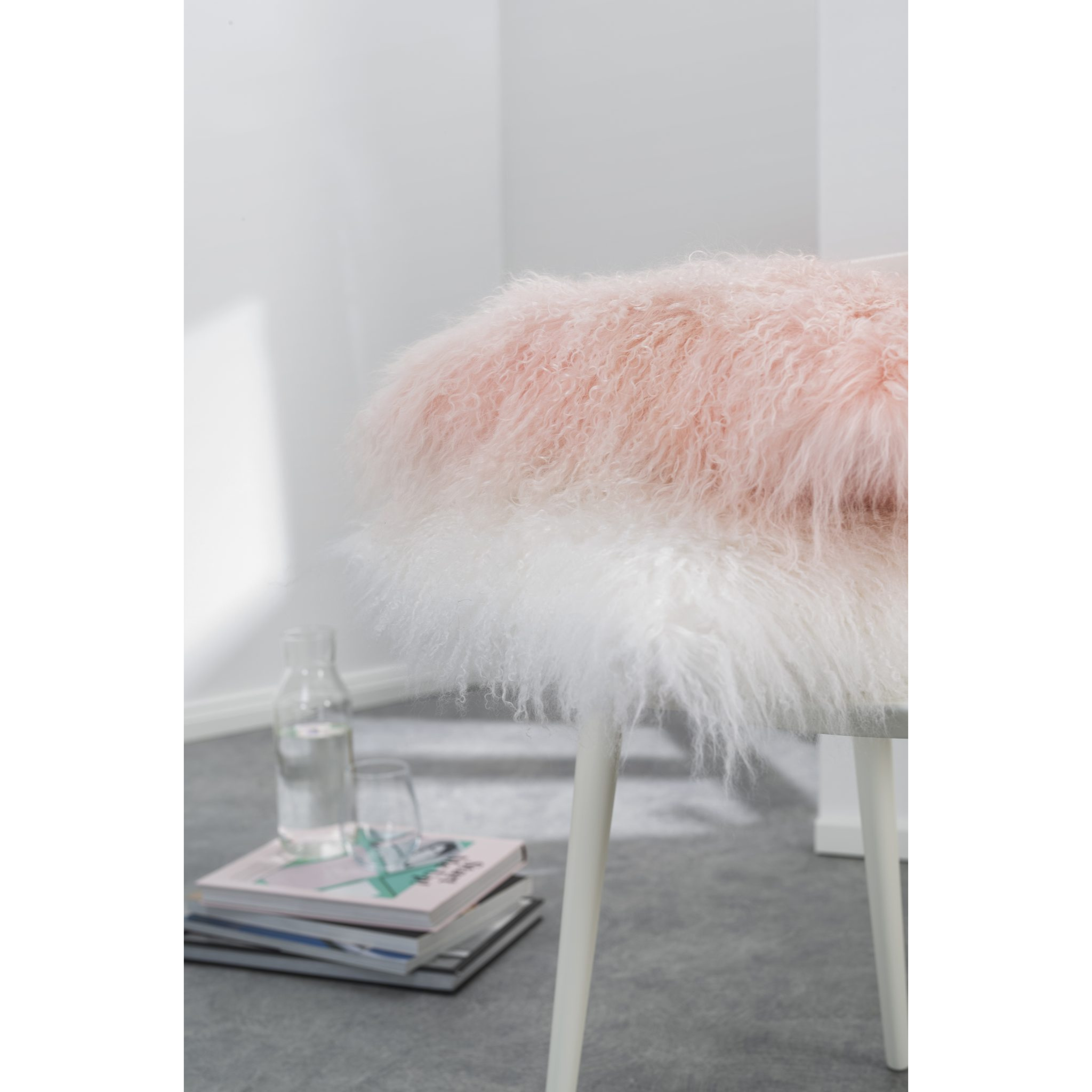 Coussin en peau d'agneau 40x40 rose