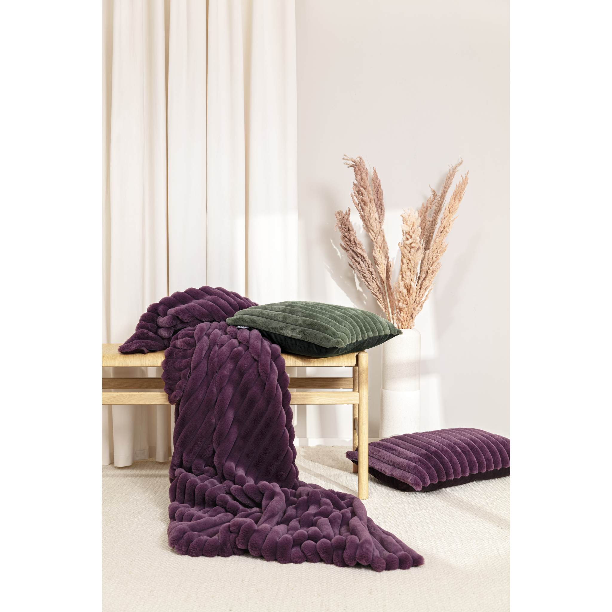 Coussin Raya 45x45 anthracite avec garniture premium