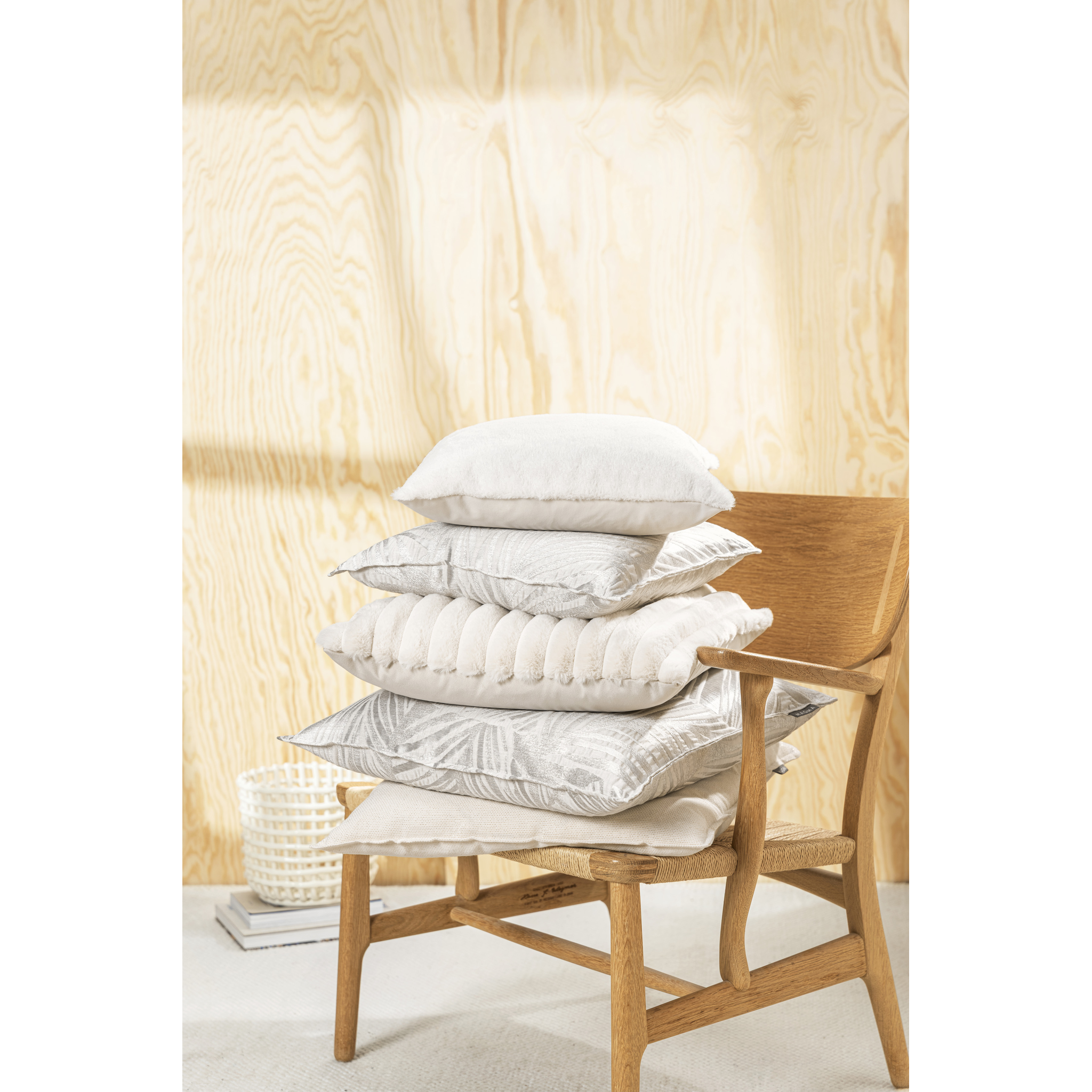 Coussin Raya 45x45 naturel avec rembourrage de qualité supérieure