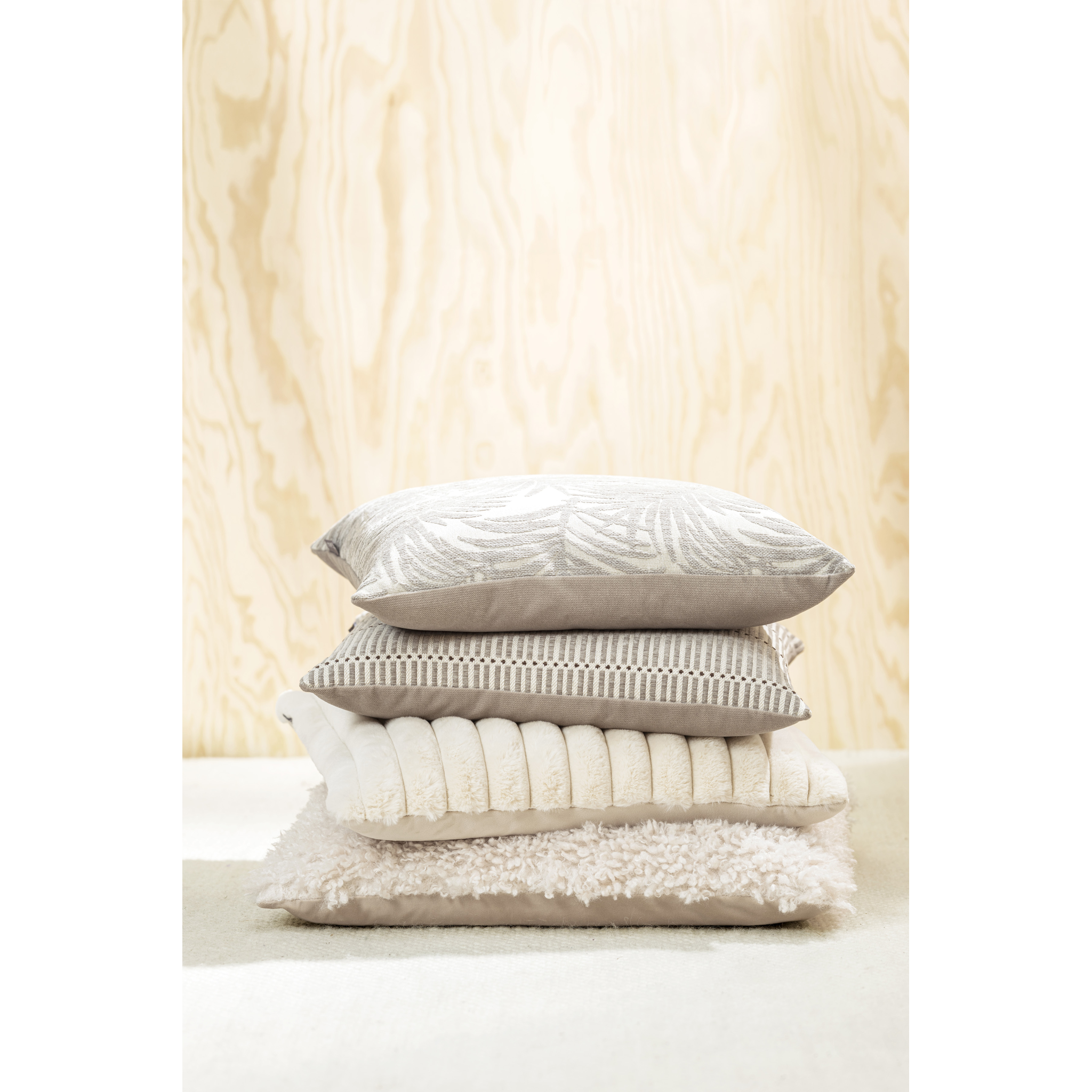 Coussin Raya 45x45 naturel avec rembourrage de qualité supérieure
