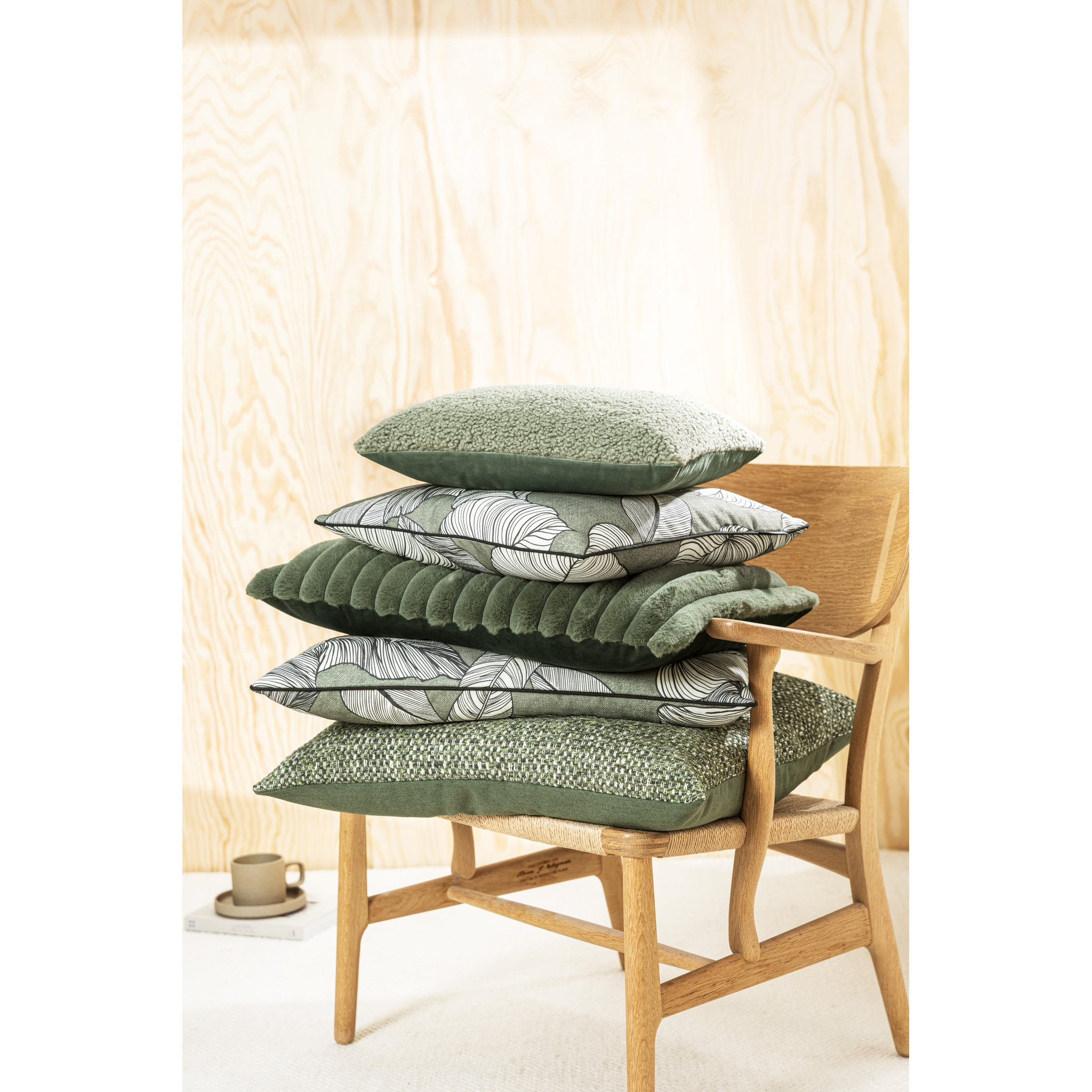 Coussin Raya 45x45 couleur sauge avec rembourrage de qualité supérieure