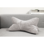 Magma Shara Leseknochen-Kissen in Grau auf grauem Sofa, Cord-Struktur, bequeme Nacken- und Rückenstütze
