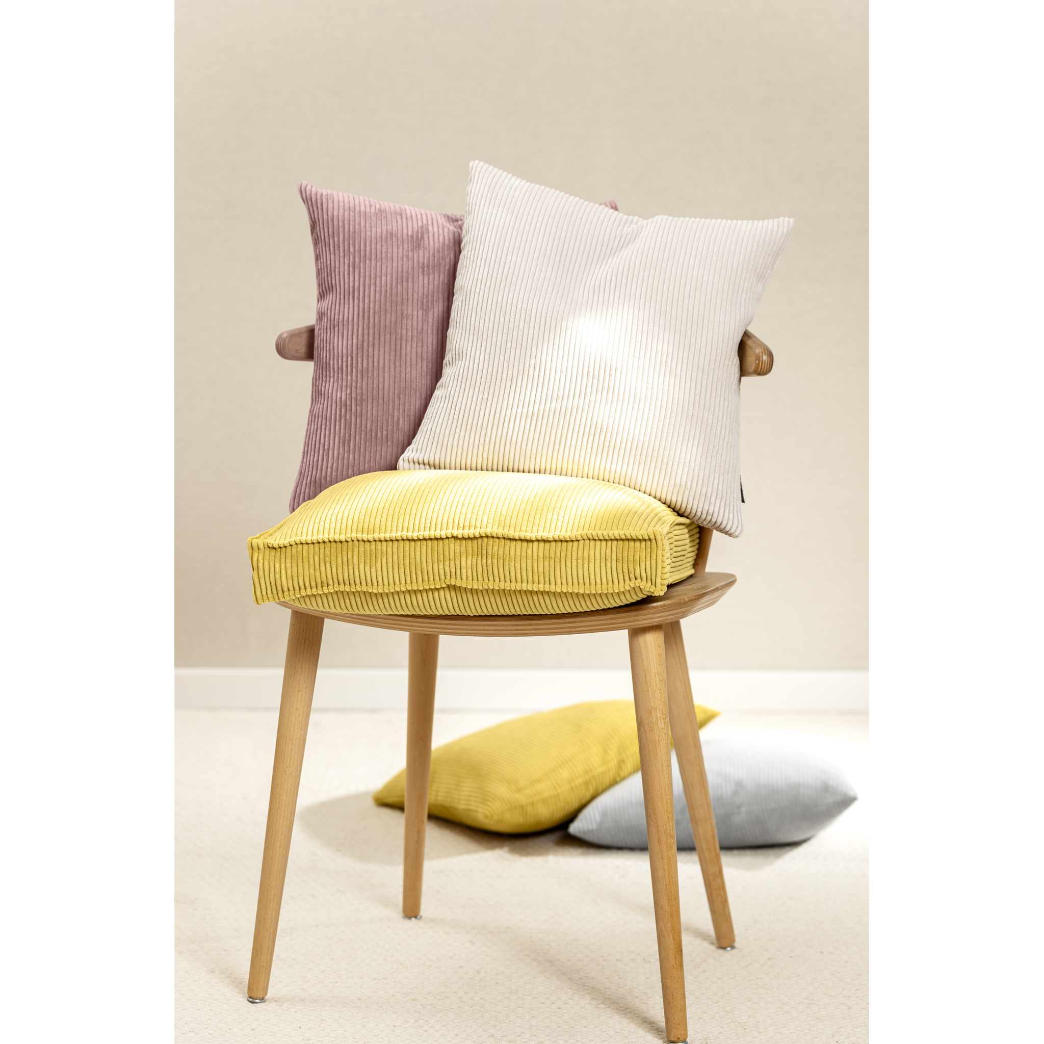 Coussin Inga 40x40 cm, velours côtelé, vert foncé, garnissage de qualité supérieure