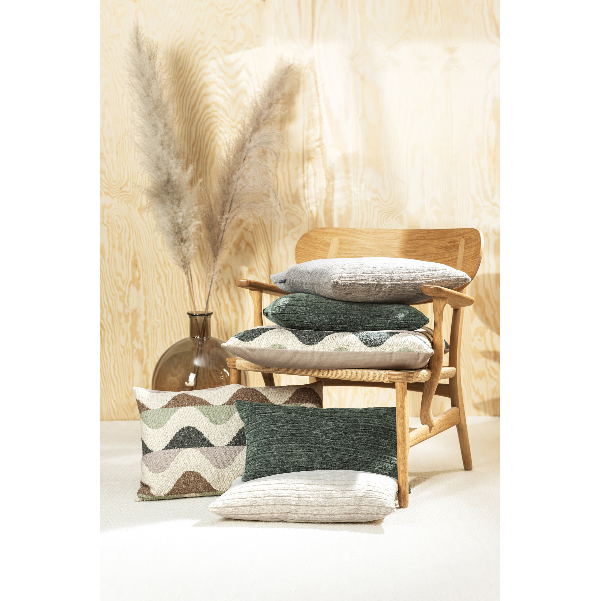 Coussin rayé 45x45 vert foncé avec rembourrage de qualité supérieure