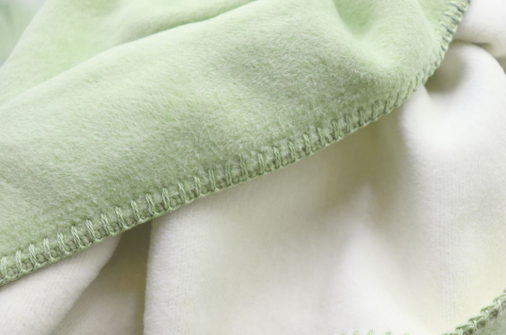 Couverture douce et double face, menthe-écru