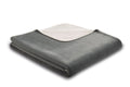 Biederlack Kuscheldecke Soft & Cosy in Anthrazit, gefaltet mit cremefarbenem Fleece-Rücken
