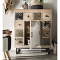 Rustikale Ethno-Hochkommode aus Holz mit verschiedenen Schubladen und Metallfüßen im Boho-Stil
