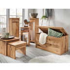 Massivholz Wohnzimmer Set aus Wildeiche: Truhe mit Stauraum, Beistelltische und Schrank in natürlichem Holzdesign