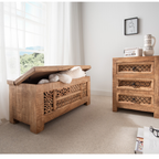 Holztruhe Vienna mit Schnitzereien offen, passende Kommode, natürliches Mangoholz, orientalisches Design
