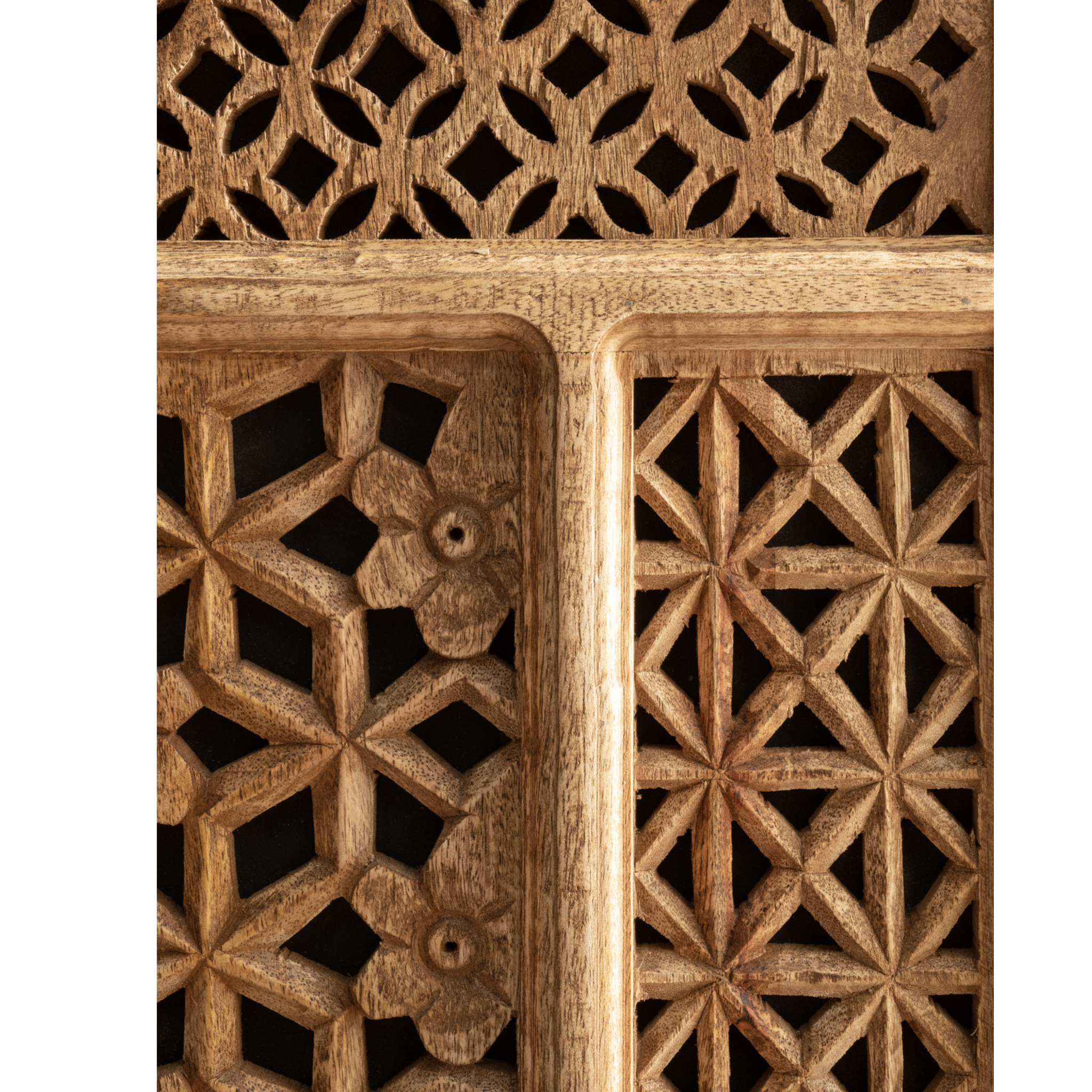 Coffre en bois de manguier massif sculpté