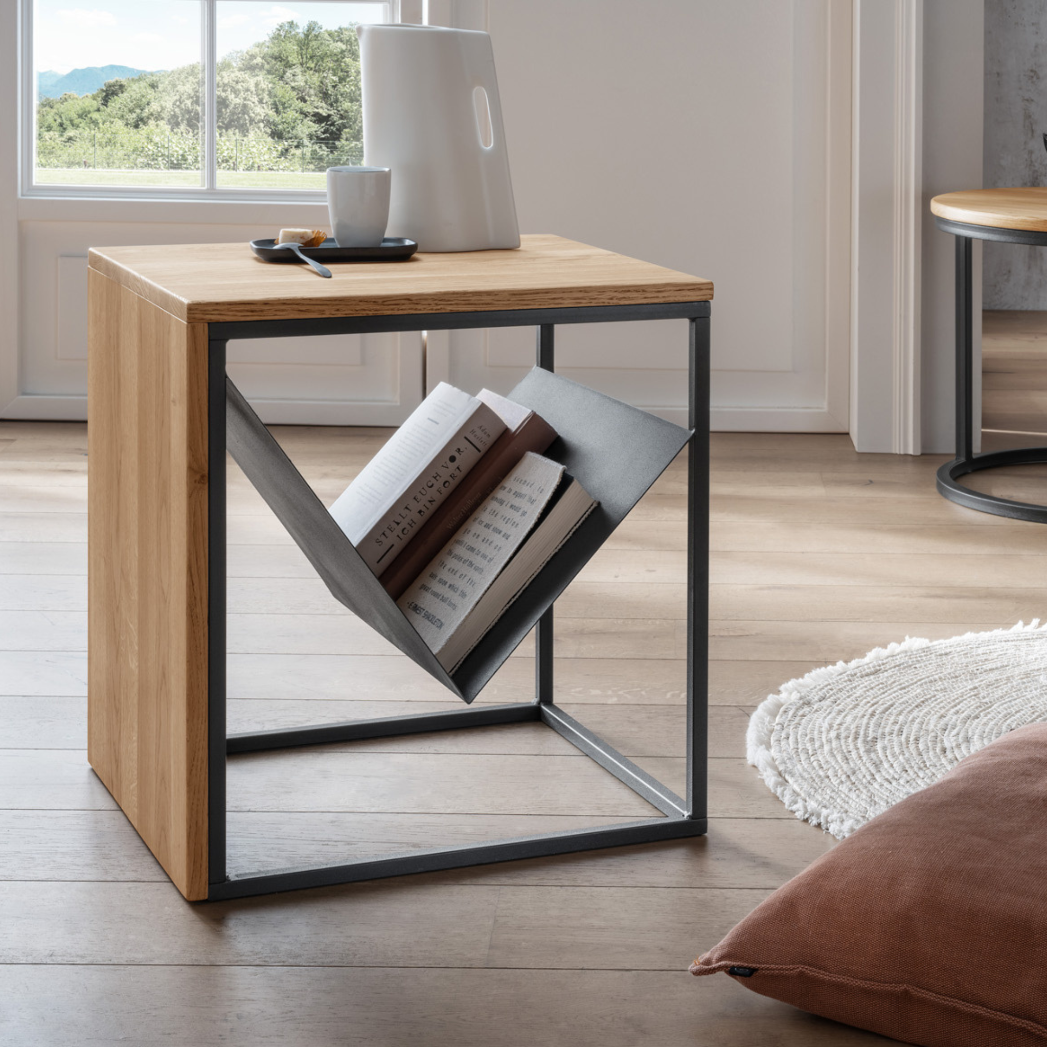 Table d'appoint avec étagère