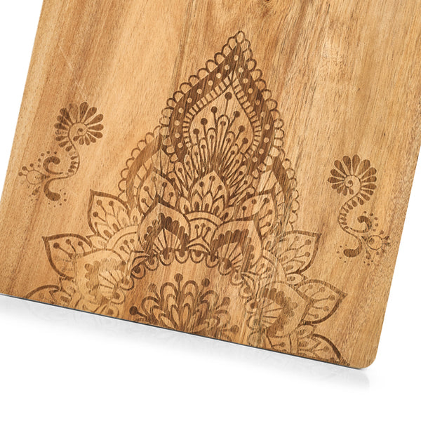 Zeller Schneidebrett aus Holz mit elegantem Mandala-Muster, graviert, rechteckig