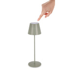 Bizzotto LED-Tischlampe Etna in Salbeigrün mit Touch-Funktion, schlankes Design auf rundem Standfuss