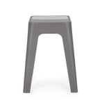 Bizzotto Hocker Hobbit in Grau – moderner Kunststoffhocker mit abgerundeten Beinen und quadratischer Sitzfläche