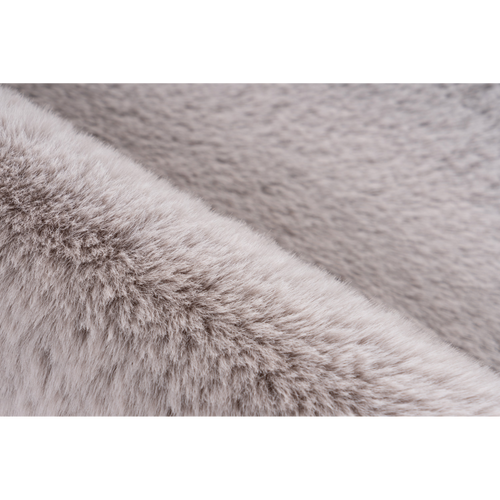 Nahaufnahme Lalee Heaven Teppich in Grau-Beige mit weichem Flor und geschwungener Kante
